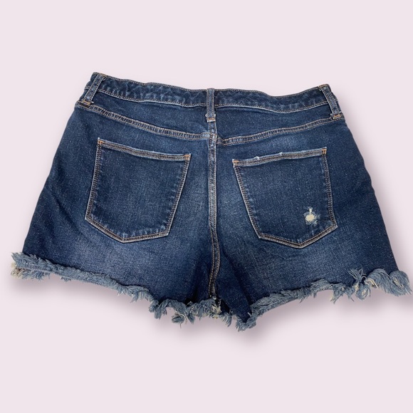 High Rise Shortie - Picture 2 of 5